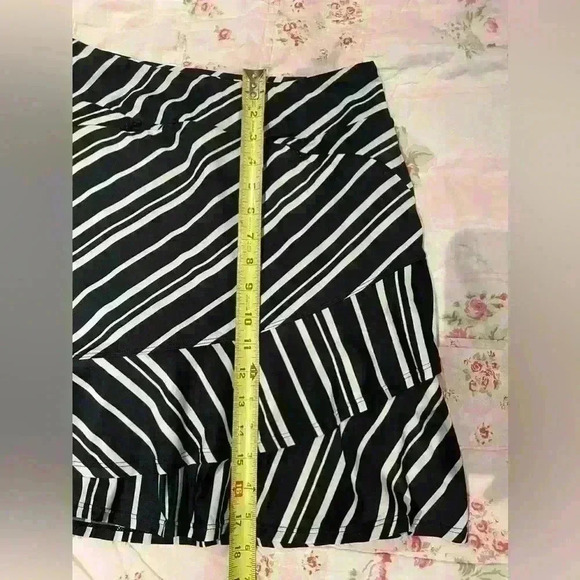 Tail Skort S - Picture 8 of 9
